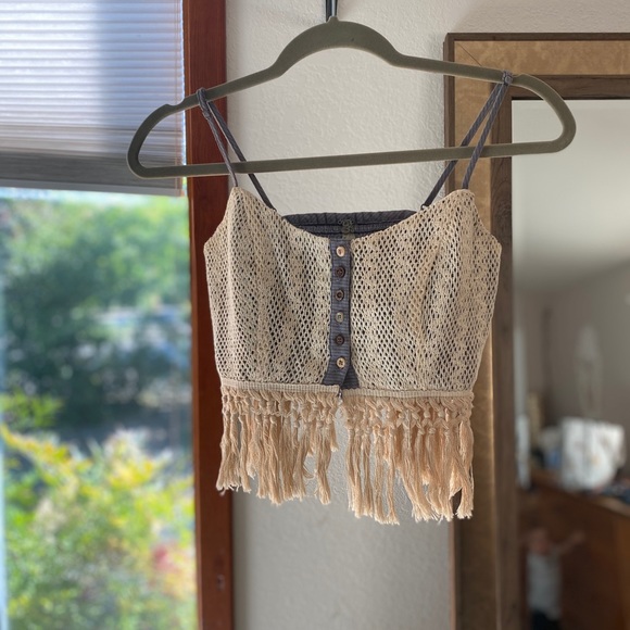 Buckle top - Picture 2 of 3